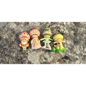 VINTAGE 1982 KENNER STRAWBERRY SHORTCAKE MINIATURE Figurines set of 4